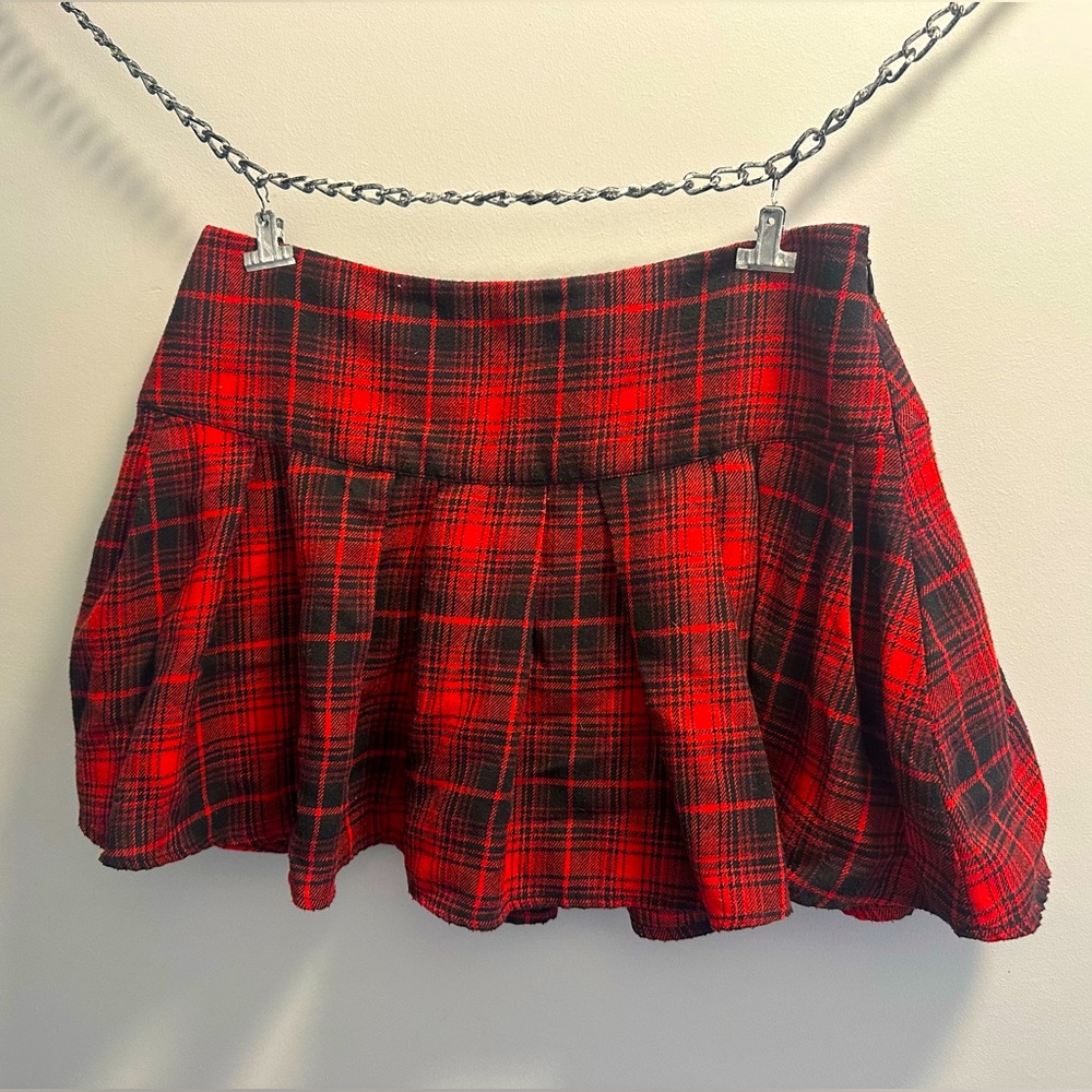 Red and black plaid pleated mini skirt side zipper